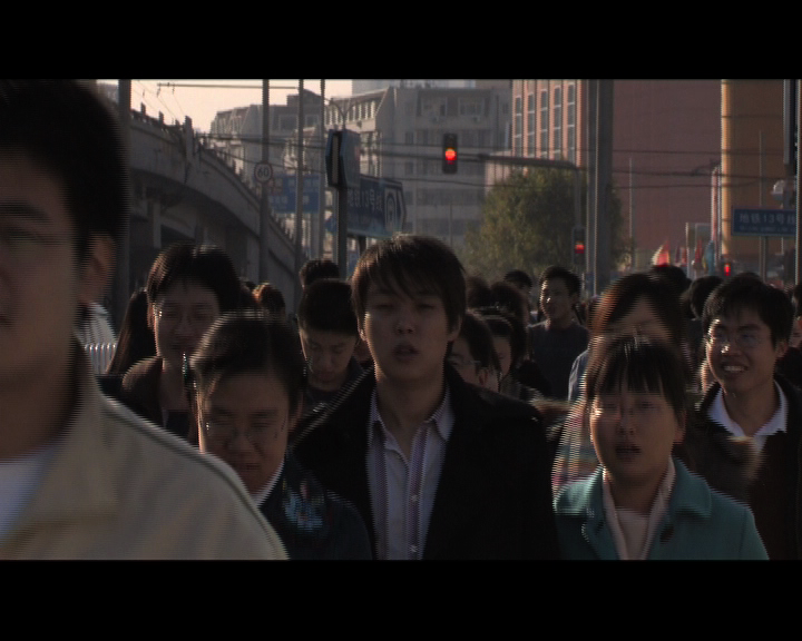 00-Pietons-circulent-de-K713-2